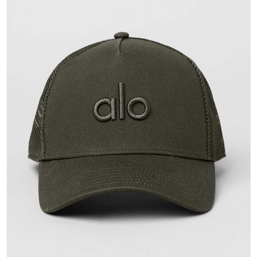 UNWORN ALO District Trucker Hat dark green!!!